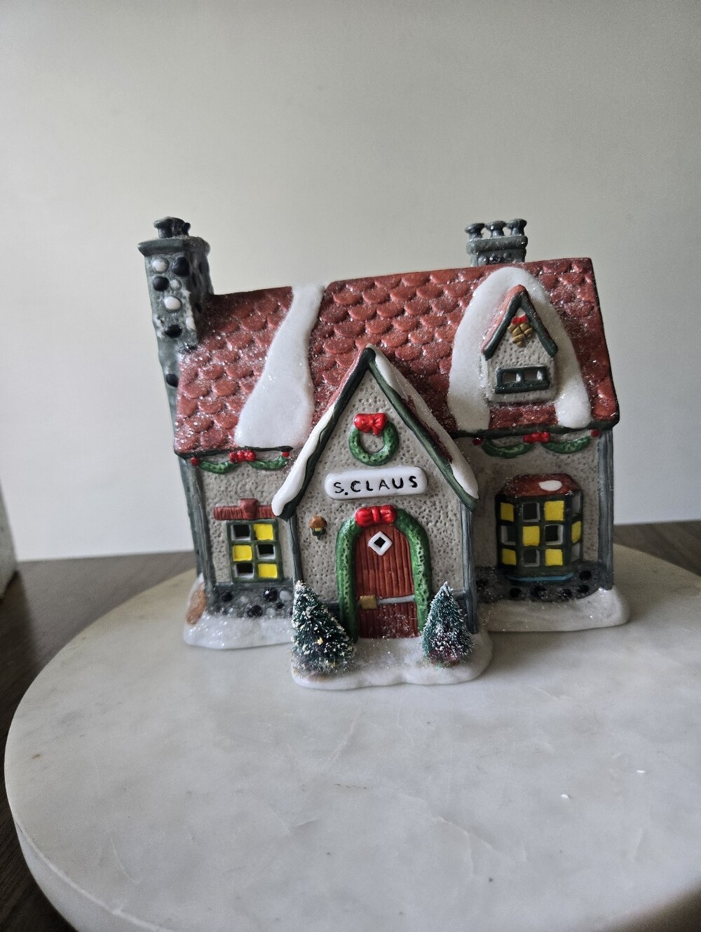 Kringle Mountain Ceramic Santas House 1993